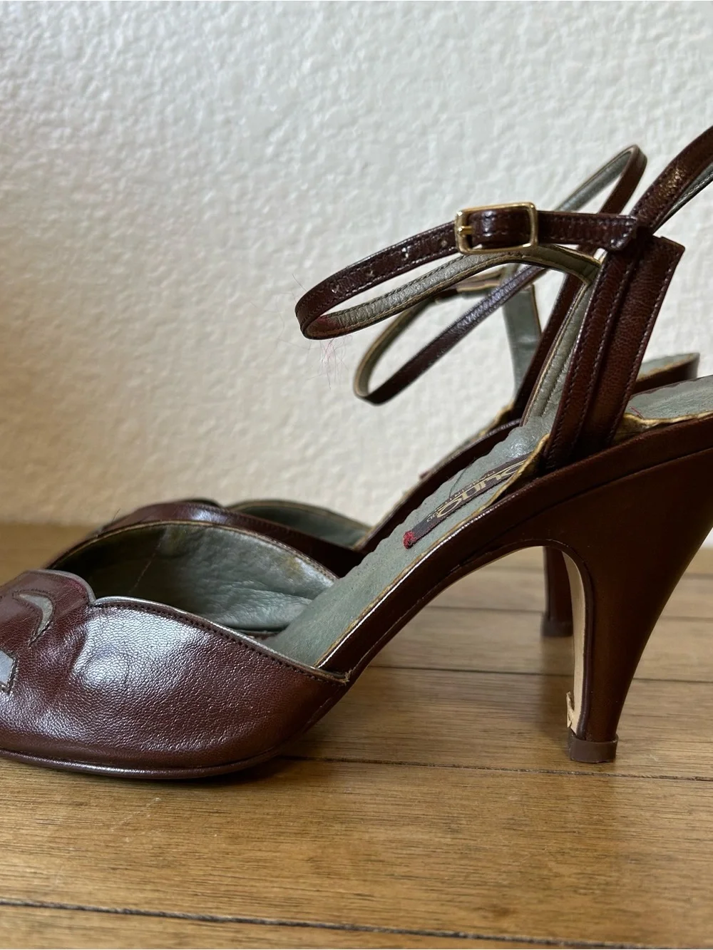 Vintage Bandolino Leather Women's Slingback Heels